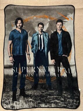 Hot Topic Supernatural Graphic Throw Blanket